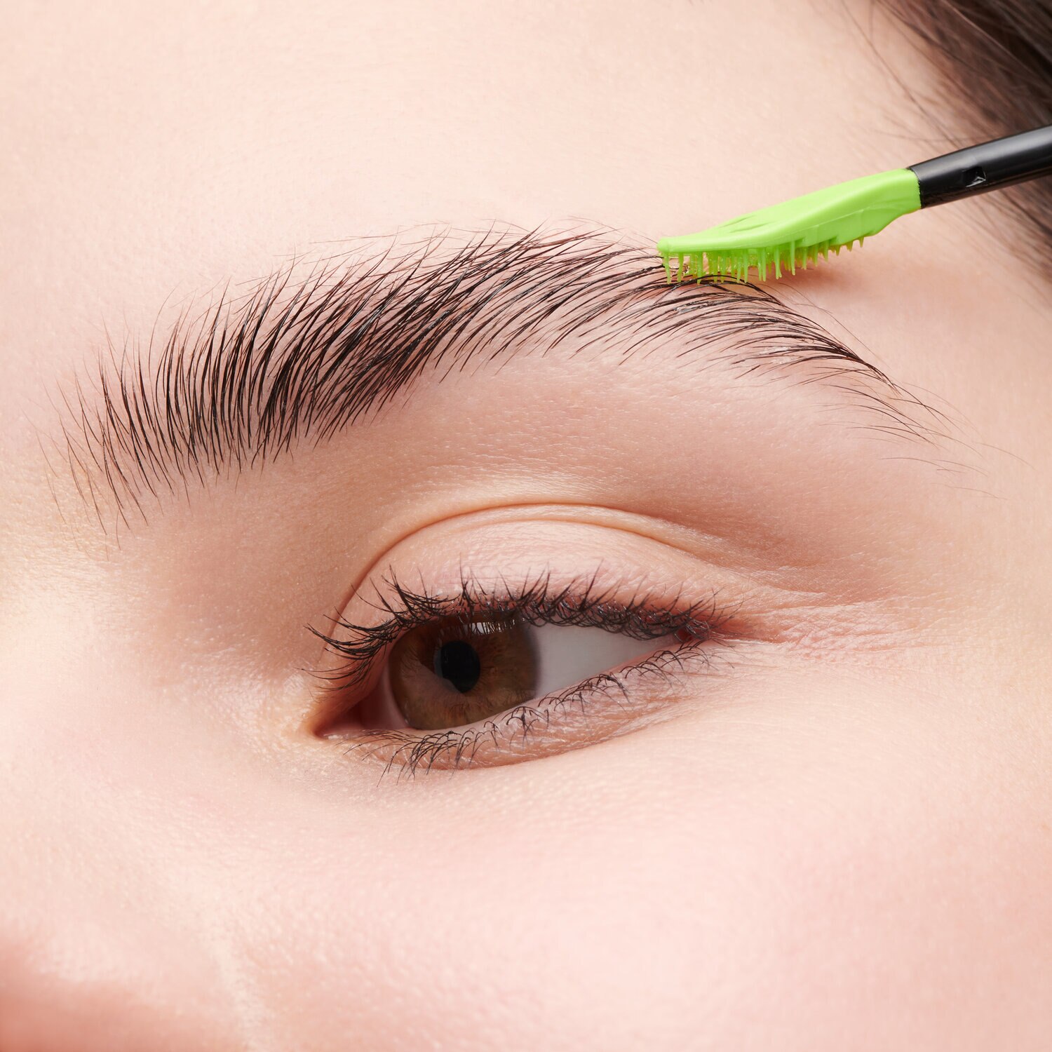 M·A·C PRO LOCKED BROW (GEL PARA CEJAS)